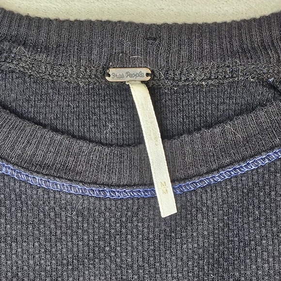 EUC Womens Free people in the mix cuff crochet knit top thermal top Size MED - Picture 3 of 3